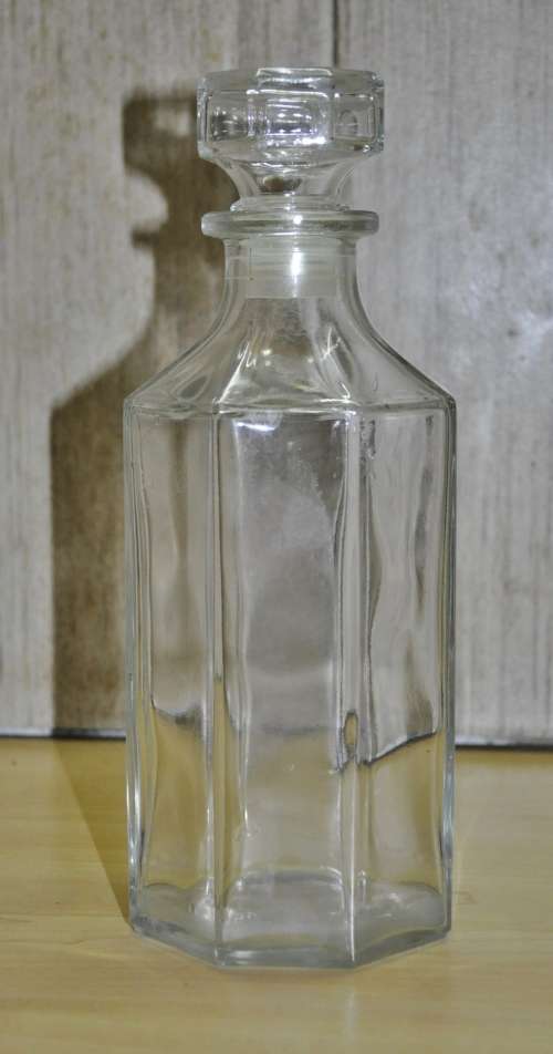 Retro, vintage Arcoroc France Octine-clear Octagonal Glass Carafe with stopper