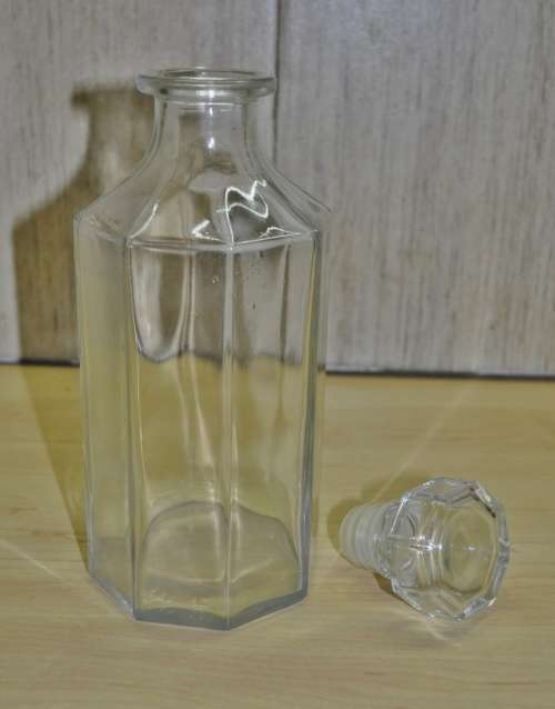 Retro, vintage Arcoroc France Octine-clear Octagonal Glass Carafe with stopper