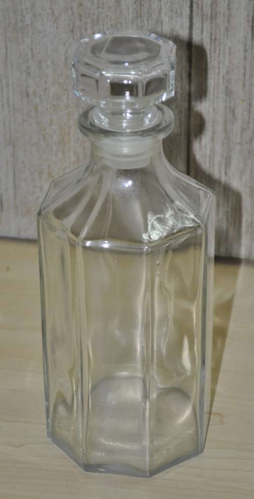 Retro, vintage Arcoroc France Octine-clear Octagonal Glass Carafe with stopper