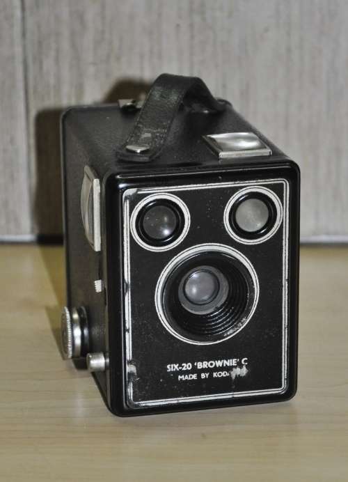 Vintage Kodak Six-20 Brownie C Roll Film Box Camera c1948