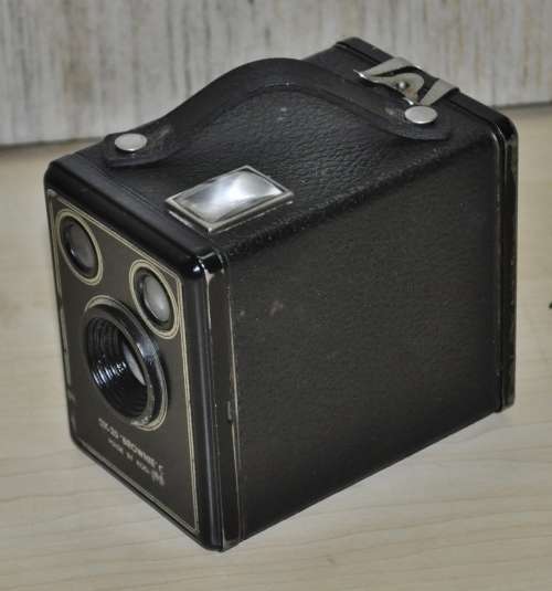 Vintage Kodak Six-20 Brownie C Roll Film Box Camera c1948
