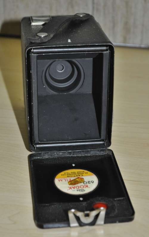 Vintage Kodak Six-20 Brownie C Roll Film Box Camera c1948