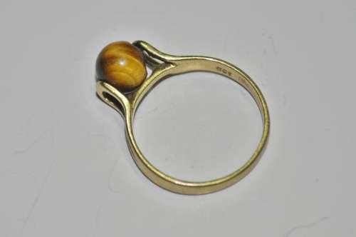 Vintage 9 ct Gold Ring with Tigereye stone
