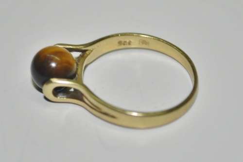 Vintage 9 ct Gold Ring with Tigereye stone