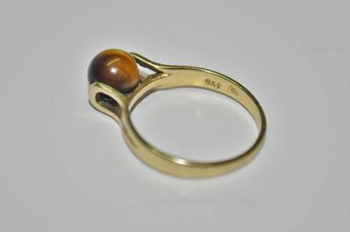 Vintage 9 ct Gold Ring with Tigereye stone