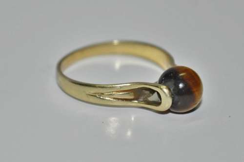 Vintage 9 ct Gold Ring with Tigereye stone