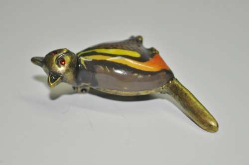 Antique Brass Tone Cat Brooch with Red rhinesTone Eyes signed Honey