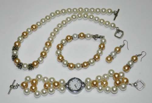 Formaviva Jewellery for Life Faux Pearl Parure Set in original box