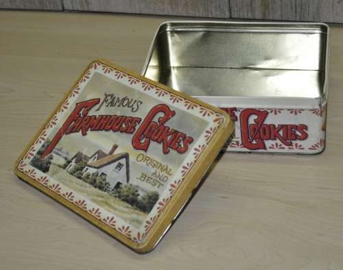 Vintage, Collectible Famous Farmhouse Cookies Tin