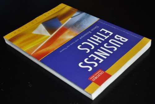 Business Ethics by Deon Rossouw with Leon van Vuuren ISBN 9780195788495