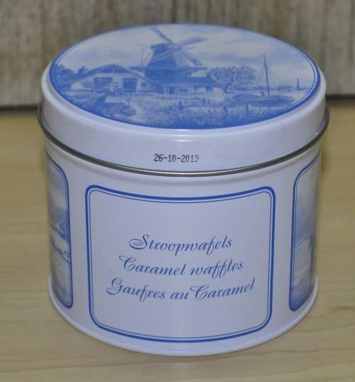 Contemporary Collectible De Bankergroep Syrup Waffles Delft Style Storage Tin