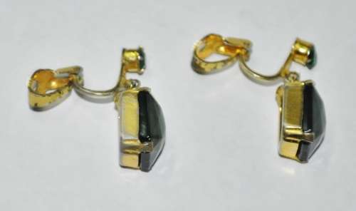 Vintage Gold Tone Emerald Green Crystal Dangling Clip-on Earrings