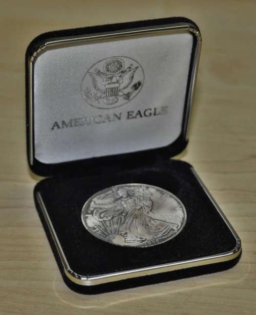 1996 American Silver Eagle 1oz 999 pure silver bullion coin in original box and packaging