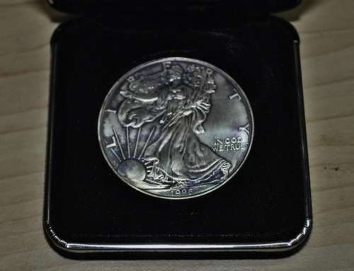 1996 American Silver Eagle 1oz 999 pure silver bullion coin in original box and packaging