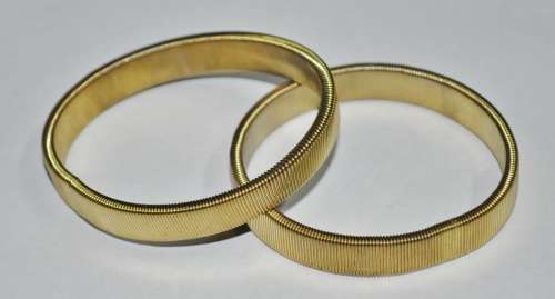 Pair of Vintage Gold Tone Coil Stretch Expandable Armband Bangle Bracelets