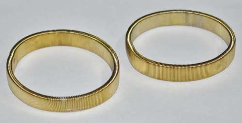 Pair of Vintage Gold Tone Coil Stretch Expandable Armband Bangle Bracelets