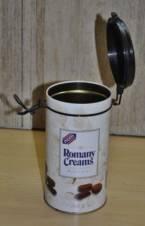 Collectible, Contemporary Pyotts Romany Creams Biscuit Tin