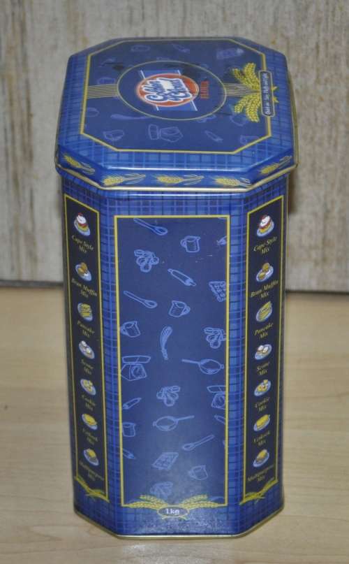 Contemporary, Collectible Golden Cloud Flour Tin