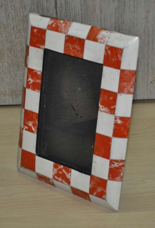 Vintage, Retro Quality Veneered Red and Cream Checkered Marble Effect Standing Photo Frame