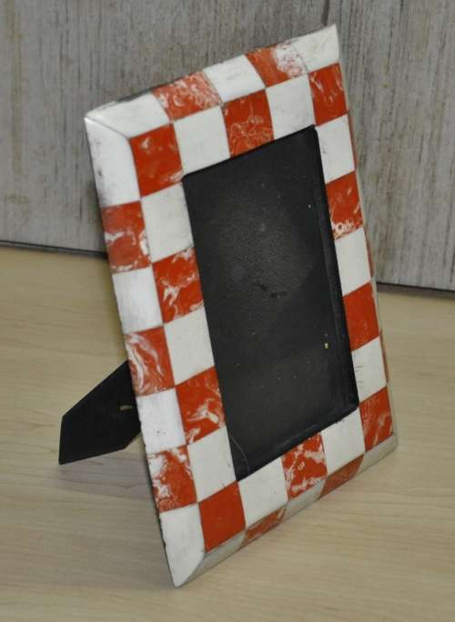 Vintage, Retro Quality Veneered Red and Cream Checkered Marble Effect Standing Photo Frame