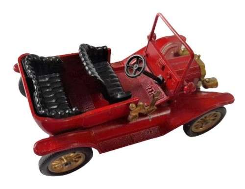 Collectible Matchbox Models of Yesteryear 1911 Ford Model T with removable roof Made in England.