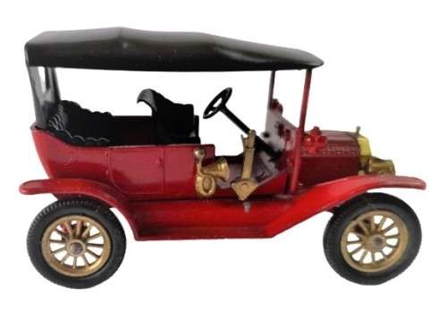 Collectible Matchbox Models of Yesteryear 1911 Ford Model T with removable roof Made in England.