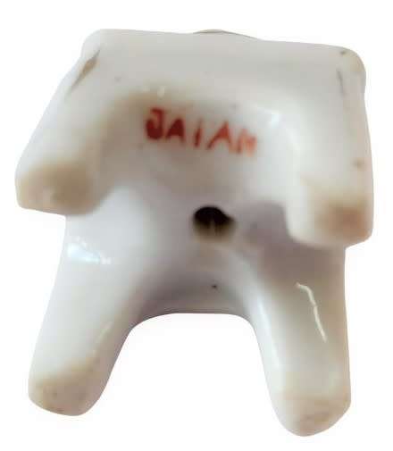 Vintage Porcelain Miniature Dollhouse Bedroom Furniture - Made in Occupied Japan (1945-1952)