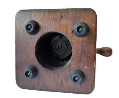 Vintage wooden black pepper mill/hand grinder