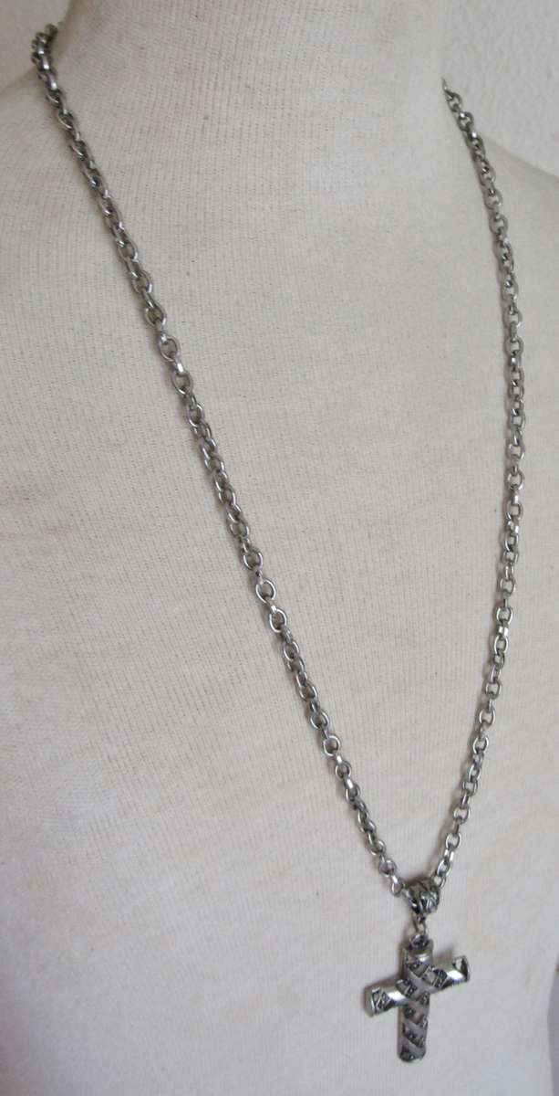 Vintage Silver-Tone Cross Pendant Necklace | Etched Diagonal Detail | 62cm Chain