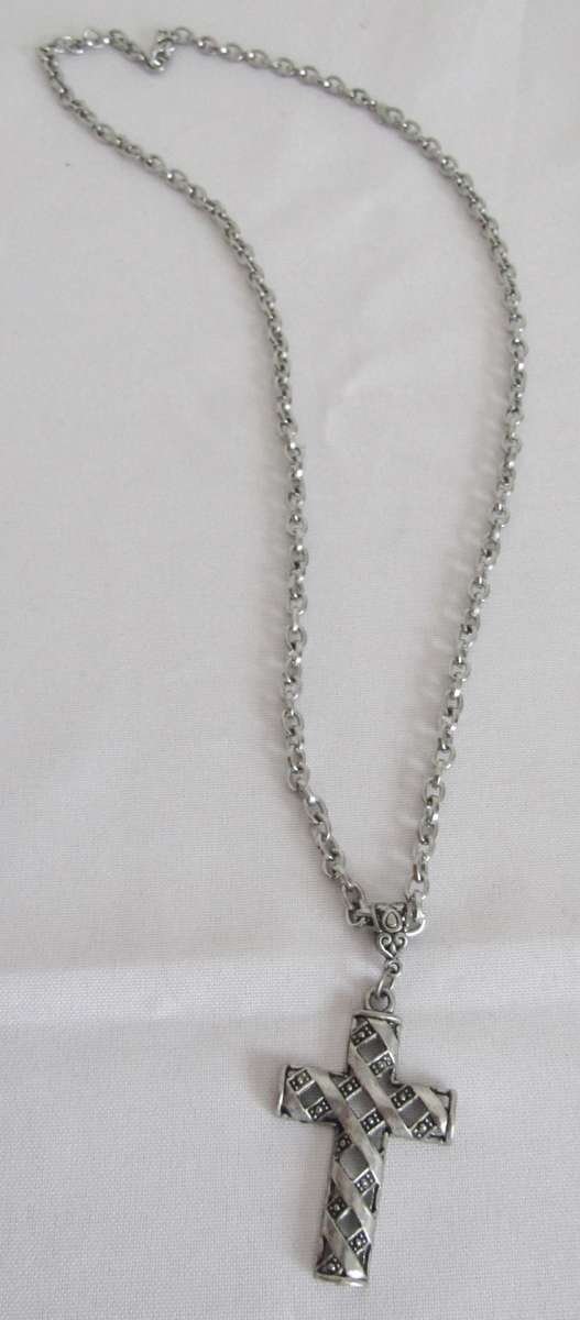 Vintage Silver-Tone Cross Pendant Necklace | Etched Diagonal Detail | 62cm Chain