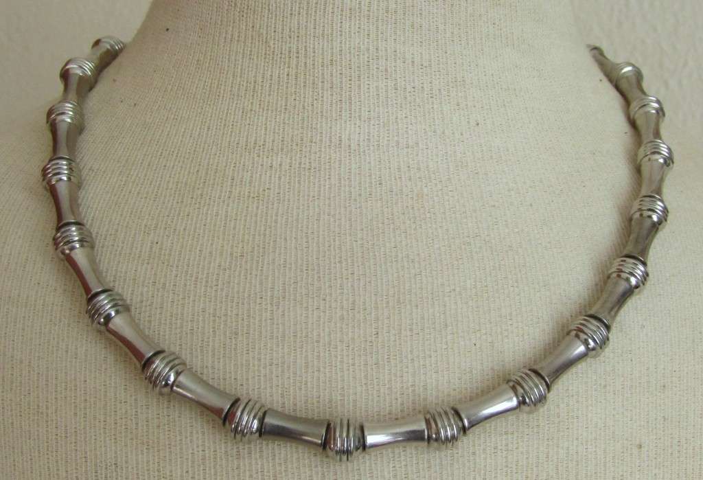 Vintage quality silver tone metal beads necklace