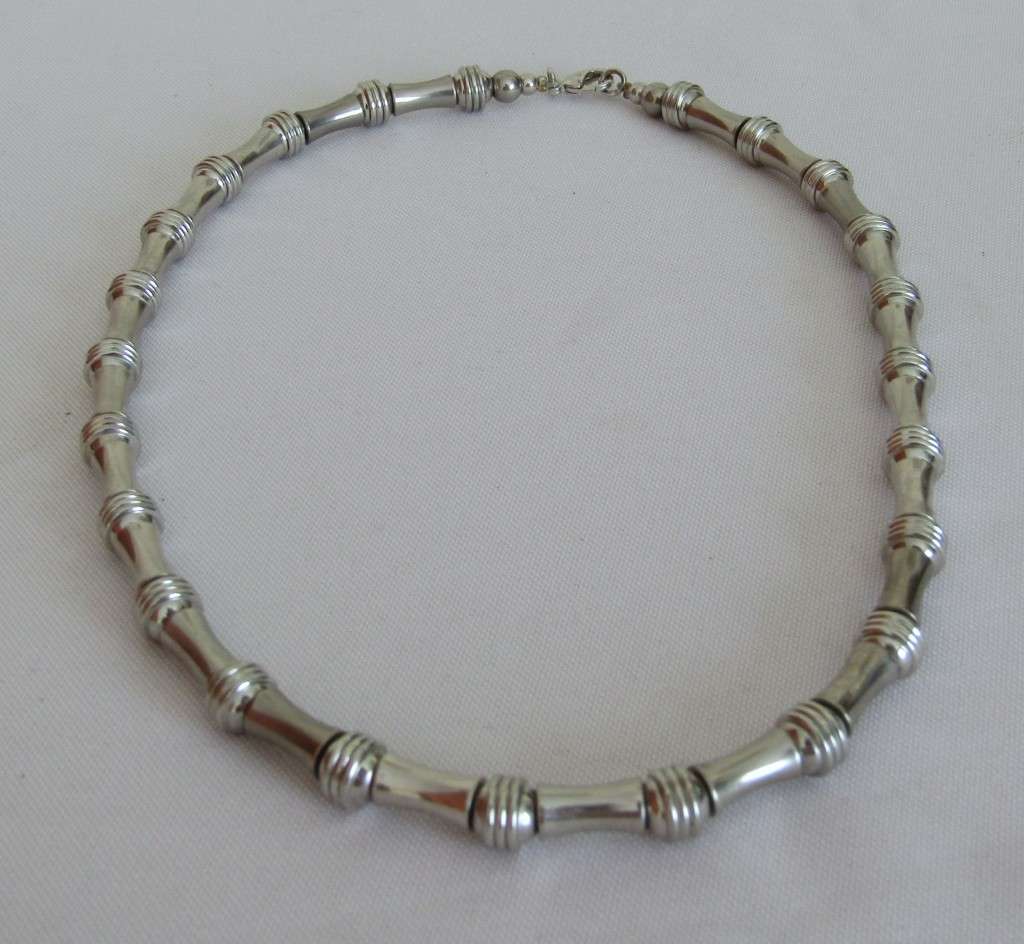 Vintage quality silver tone metal beads necklace