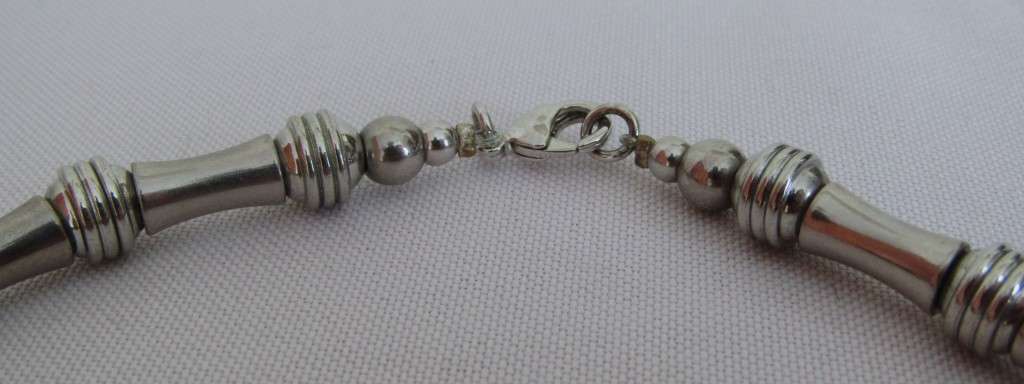 Vintage quality silver tone metal beads necklace