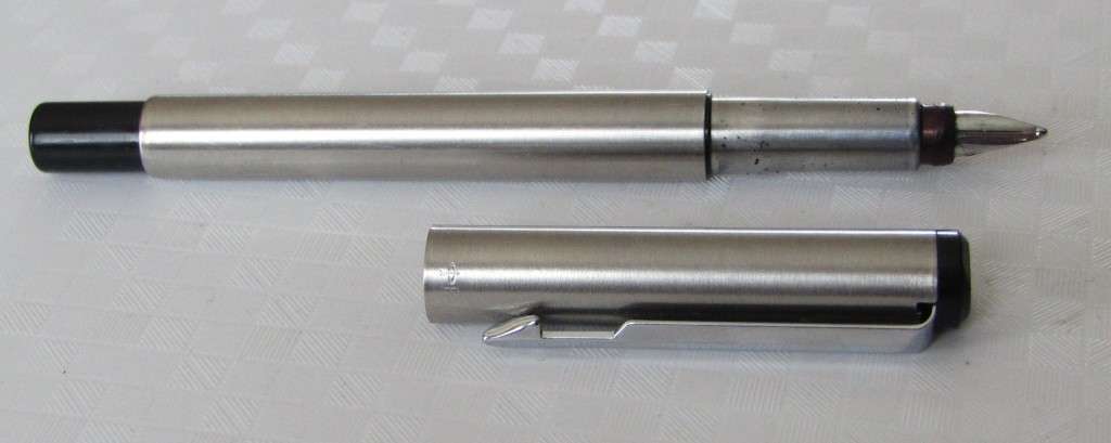 c1980 Parker Vector Silver Metallic Fountain Pen Made in the UK