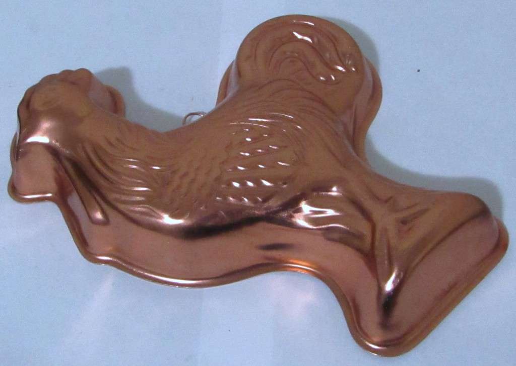 Vintage Rooster Mold Copper Tone Aluminum 3.5 Cup Wall Hanging