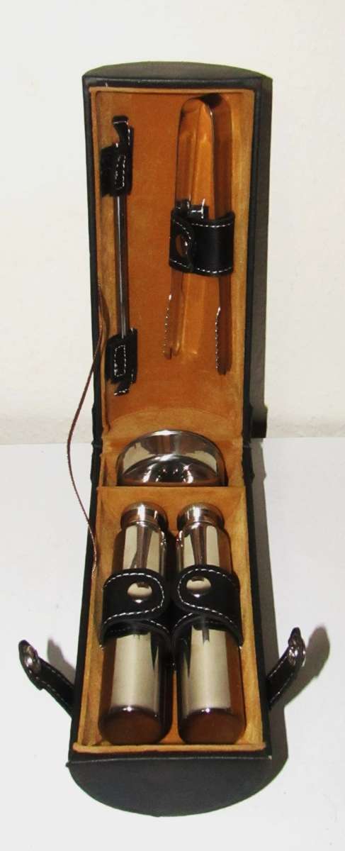 Vintage Whiskey Hipflask Travel Set in Case