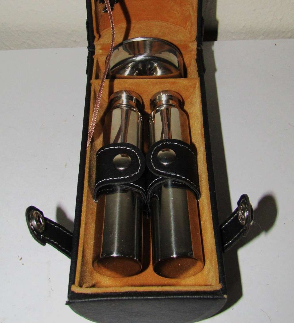 Vintage Whiskey Hipflask Travel Set in Case