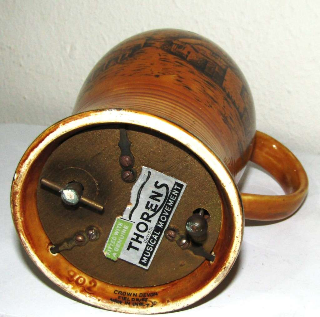 Vintage Crown Devon Fieldings Musical Mug - 902