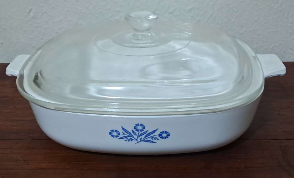 Vintage Blue Cornflower Corning Ware Dish P-9-B with Lid c1970