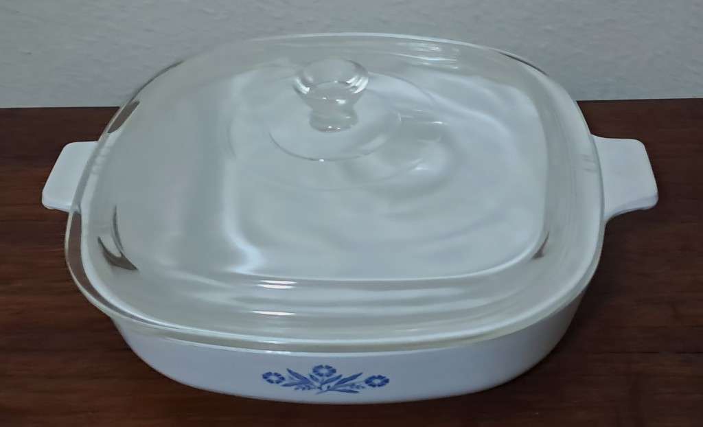 Vintage Blue Cornflower Corning Ware Dish P-9-B with Lid c1970