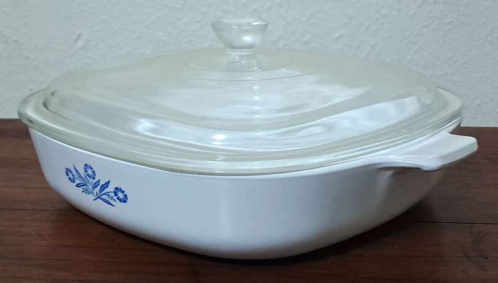 Vintage Blue Cornflower Corning Ware Dish P-9-B with Lid c1970