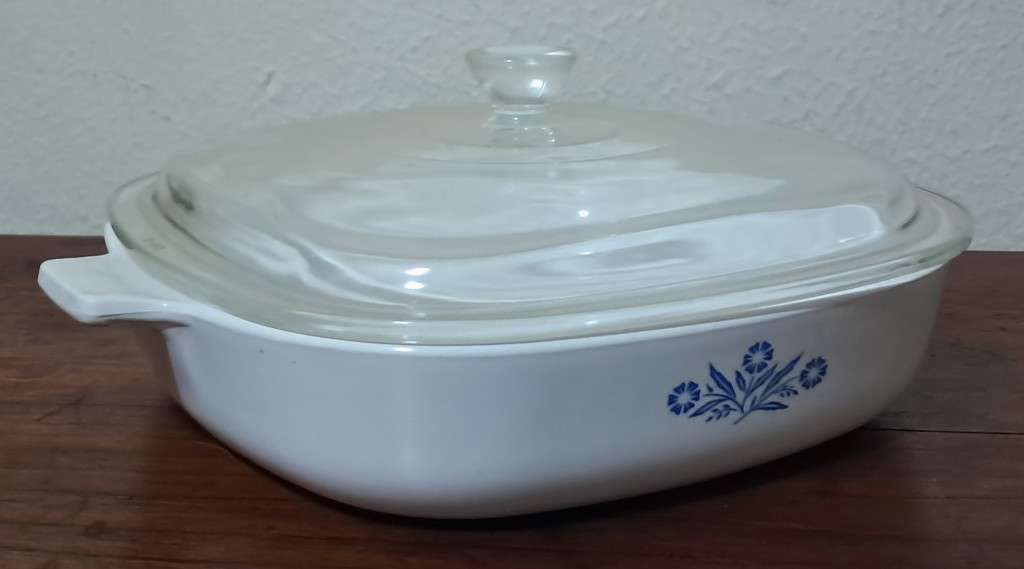 Vintage Blue Cornflower Corning Ware Dish P-9-B with Lid c1970