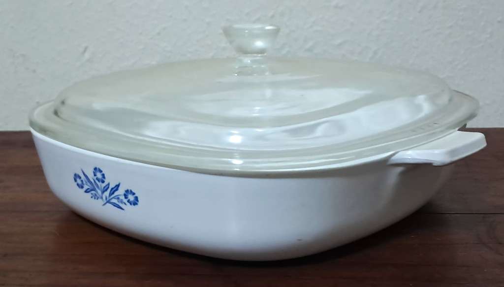 Vintage Blue Cornflower Corning Ware Dish P-9-B with Lid c1970