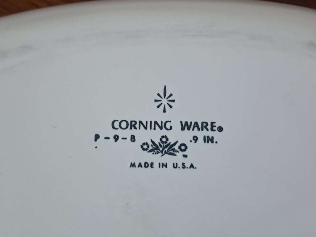 Vintage Blue Cornflower Corning Ware Dish P-9-B with Lid c1970