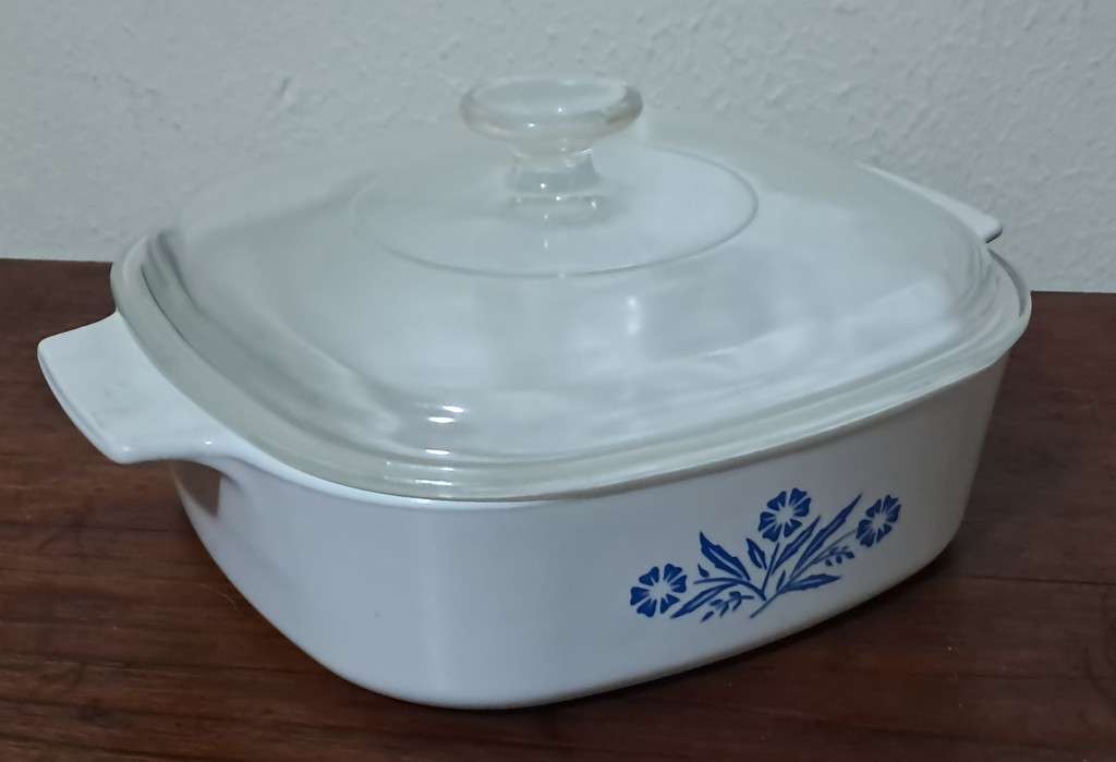 Vintage Blue Cornflower 2 Liter Corning Ware Dish A-2-B with Lid c1970