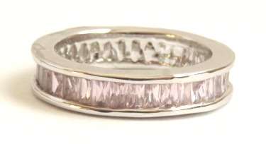 Silver tone fashion ring with light pink stones (Size 8.5)