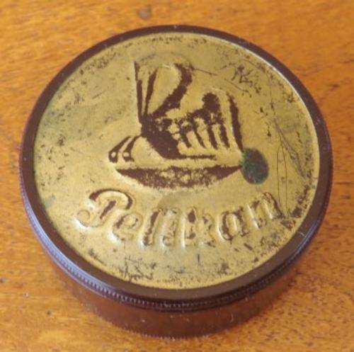 Vintage Pelican - Gunther Wagner Bakelite box made in 1950