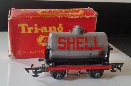 Vintage Tri-ang Railways "OO" gauge scale models R. 12 Tank Wagon in original box