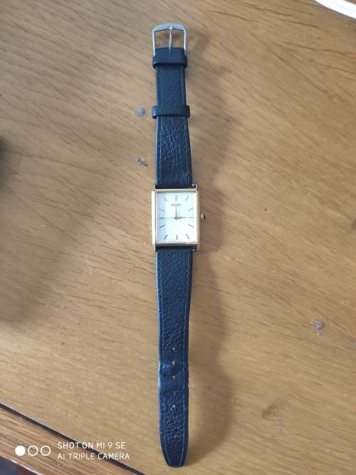 Seiko V701-5E10 vintage gold watch