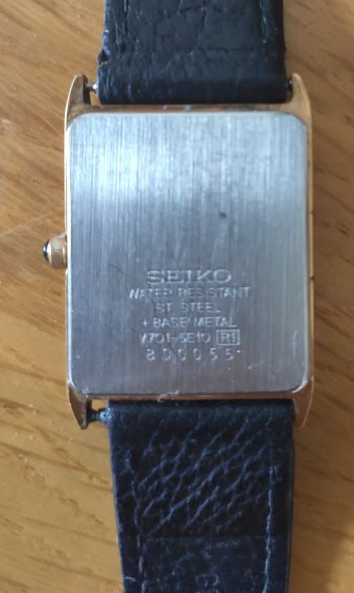 Seiko V701-5E10 vintage gold watch